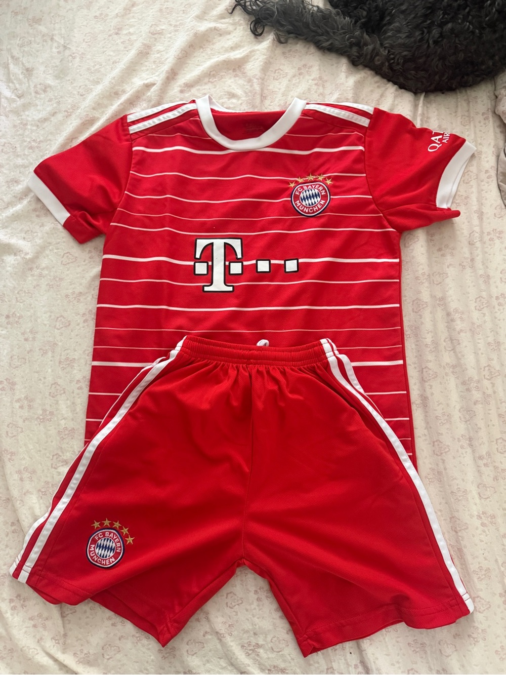 🔴⚽ FC Bayern München Kids Soccer Kit – Jersey & Shorts Set